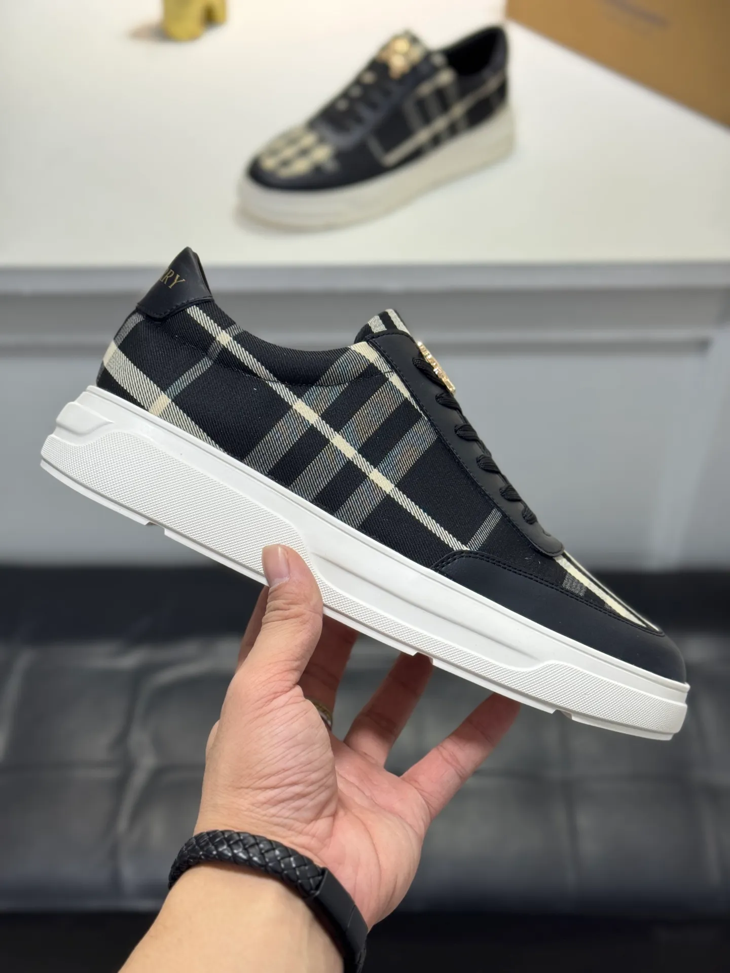 Men's Men's Shoes 💰420 [New Style] 🦑🦑BURBERRY◾▫️The new Burberry men's classic low-top sneakers are reinterpreted with Vintage retro plaid cotton and cowhide material, and are decorated with a new brand logo. Genuine leather lining, wear-resistant and non-slip rubber outsole! Available in multiple colors, a must-have for men. Size: 38-44 (45 customized